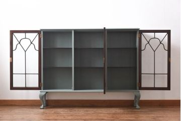 アンティーク家具　イギリスアンティーク　リペイント　上品なデザインが魅力のキャビネット(ブックケース、収納棚)