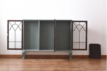 アンティーク家具　イギリスアンティーク　リペイント　上品なデザインが魅力のキャビネット(ブックケース、収納棚)