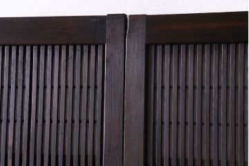 和製アンティーク　板ガラス裏障子留め　細身の桟が美しいガラス入り格子戸(ガラス帯戸、引き戸、建具)2枚組
