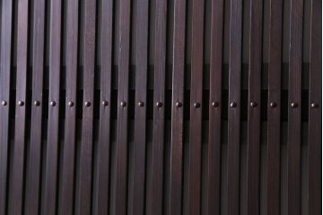 和製アンティーク　板ガラス裏障子留め　細身の桟が美しいオリジナル花ガラス入り格子戸(ガラス帯戸、引き戸、建具)2枚組