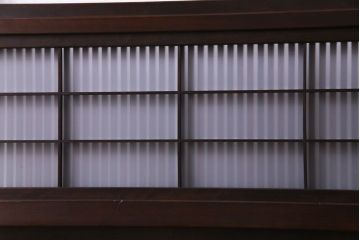 和製アンティーク　板ガラス裏障子留め　細身の桟が美しいオリジナル花ガラス入り格子戸(ガラス帯戸、引き戸、建具)2枚組