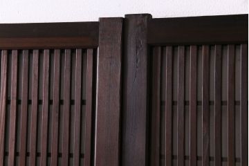 和製アンティーク　板ガラス裏障子留め　凝った作りの腰板が魅力の花ガラス入り格子戸(ガラス帯戸、仕切り戸、引き戸、建具)4枚組