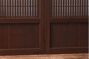 昭和中期　幅広!　板ガラス裏障子留め　色ガラスがアクセントのガラス入り格子戸(ガラス帯戸、引き戸、建具)2枚組(1)