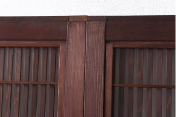 昭和中期　幅広!　板ガラス裏障子留め　色ガラスがアクセントのガラス入り格子戸(ガラス帯戸、引き戸、建具)2枚組(1)