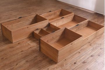 アンティーク家具　和製アンティーク　桐材製　柔らかな雰囲気が魅力的な一本物の松本衣装箪笥(引き出し、チェスト、桐箪笥、桐たんす)