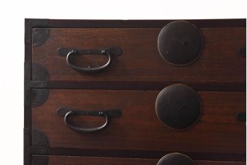 アンティーク家具　和製アンティーク　桐材製　柔らかな雰囲気が魅力的な一本物の松本衣装箪笥(引き出し、チェスト、桐箪笥、桐たんす)