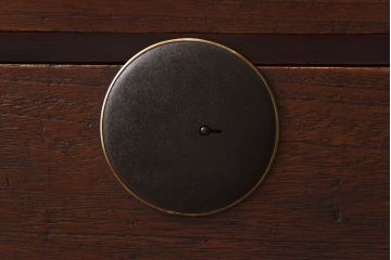 アンティーク家具　和製アンティーク　桐材製　柔らかな雰囲気が魅力的な一本物の松本衣装箪笥(引き出し、チェスト、桐箪笥、桐たんす)