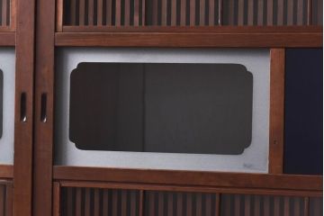 昭和中期　幅広!　板ガラス裏障子留め　色ガラスがアクセントのガラス入り格子戸(ガラス帯戸、引き戸、建具)2枚組