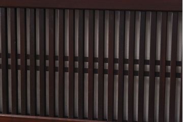 和製アンティーク　杉材　武骨な雰囲気の漂う格子帯戸(板戸、格子戸、引き戸、建具)4枚組