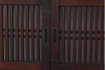 和製アンティーク　杉材　武骨な雰囲気の漂う格子帯戸(板戸、格子戸、引き戸、建具)3枚組