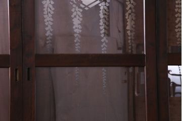 ラフジュ工房オリジナル　小粋な和の風情を感じる透かし彫りのガラス入り板戸(仕切り戸、引き戸、建具)4枚組