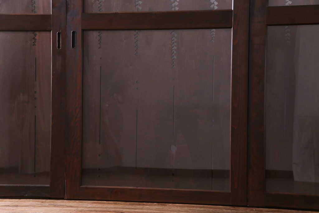 ラフジュ工房オリジナル　小粋な和の風情を感じる透かし彫りのガラス入り板戸(仕切り戸、引き戸、建具)4枚組