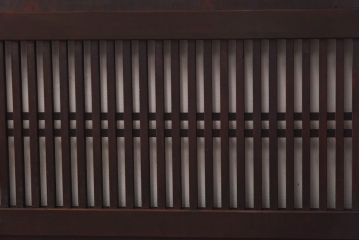 和製アンティーク　杉材　濃い色味のモダンな格子帯戸(引き戸、建具)4枚セット