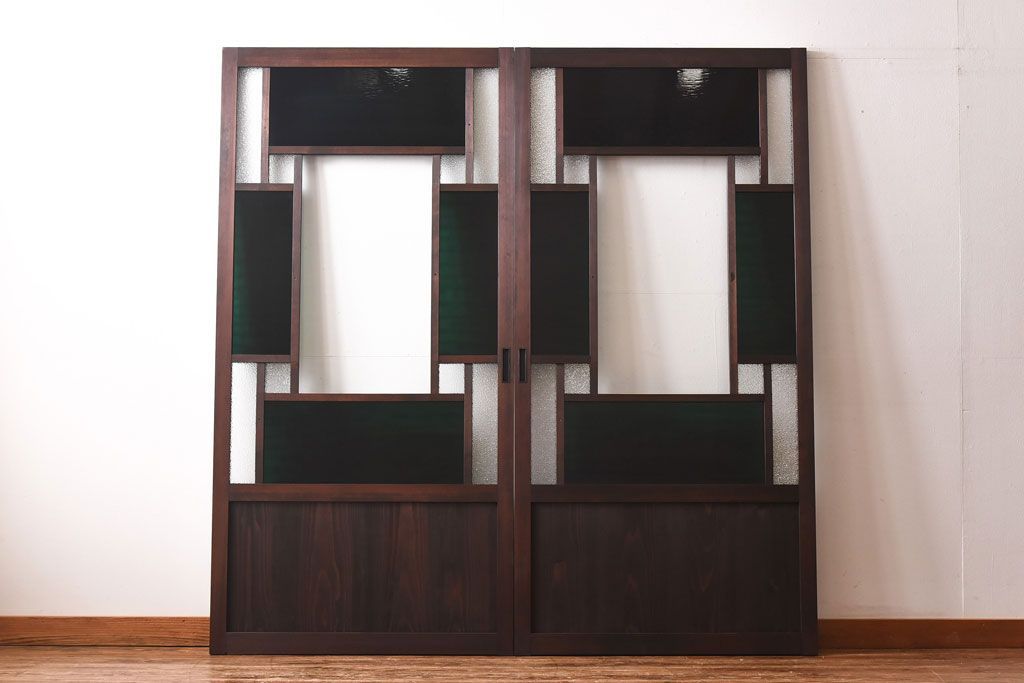 ラフジュ工房オリジナル　緑の色ガラスがレトロな雰囲気を漂わせる引き戸(ガラス戸、建具)2枚セット