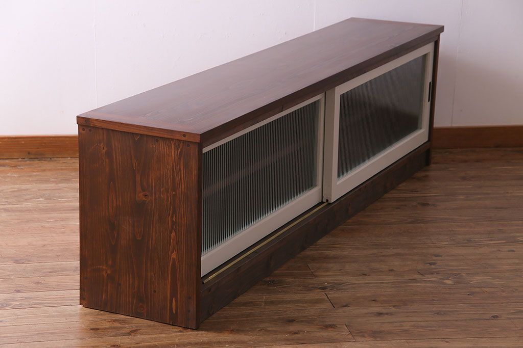 ラフジュ工房オリジナル　ペイント　モールガラス入り　レトロな雰囲気漂うローボード(収納棚、リビングボード)