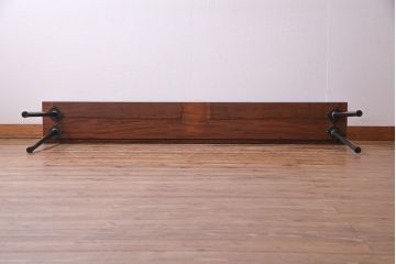 昭和初期　ケヤキ材一枚板　つややかな漆塗りのリメイク鉄脚ベンチ(板座チェア、椅子)