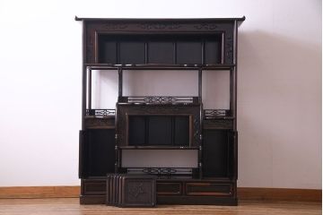 アンティーク家具　アンティーク　黒檀材　凝った意匠が目を引く上品な茶棚(飾り棚、戸棚)