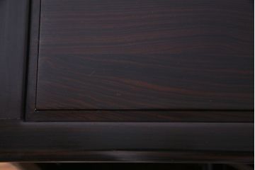 アンティーク家具　アンティーク　黒檀材　凝った意匠が目を引く上品な茶棚(飾り棚、戸棚)