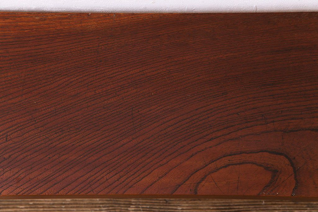 アンティーク家具　昭和中期　漆塗り　くっきりとした木目が美しいケヤキ材一枚板の鉄脚ベンチ(板座チェア、飾り台)