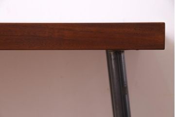 アンティーク家具　昭和中期　漆塗り　くっきりとした木目が美しいケヤキ材一枚板の鉄脚ベンチ(板座チェア、飾り台)(1)