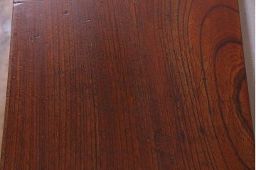 アンティーク雑貨　昭和中期　漆塗り　くっきりとした木目が美しいケヤキ材一枚板の鉄脚ベンチ(板座チェア、飾り台)(2)