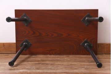 アンティーク雑貨　昭和中期　漆塗り　くっきりとした木目のケヤキ材を使った鉄脚スツール(ベンチ、板座チェア、飾り台)