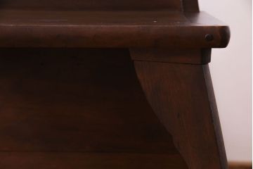 アンティーク雑貨　大正昭和初期　ヒノキ材　脚のデザインがおしゃれな踏み台(花台、飾り台)