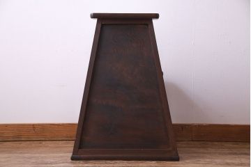アンティーク雑貨　大正昭和初期　ヒノキ材　脚のデザインがおしゃれな踏み台(花台、飾り台)