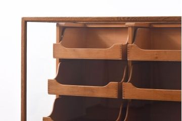 アンティーク家具　イギリスアンティーク　オーク材　味わいのある風合いのシャツケース(ガラスケース、ショーケース)