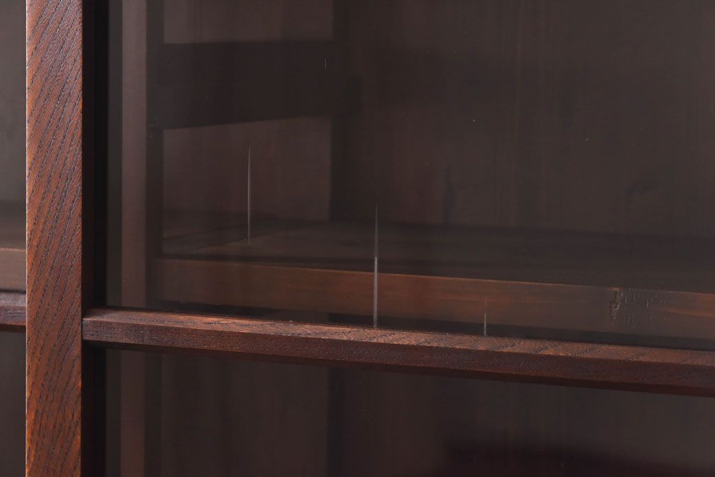 アンティーク家具　和製アンティーク　前面ケヤキ材　花ガラスがおしゃれな重ね収納棚(食器棚、飾り棚)