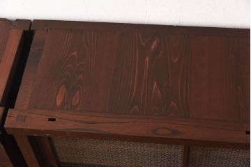 アンティーク家具　和製アンティーク　前面ケヤキ材　花ガラスがおしゃれな重ね収納棚(食器棚、飾り棚)