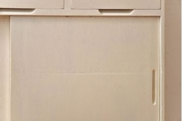 ペイント家具　昭和中期　モールガラス入り　淡いカラーが爽やかな食器棚(カップボード、収納棚)