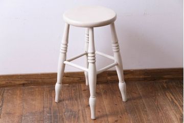 アンティーク雑貨　イギリスアンティーク　ナチュラルテイストにぴったりなペイントスツール(花台)(1)
