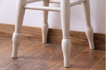 アンティーク雑貨　イギリスアンティーク　ナチュラルテイストにぴったりなペイントスツール(花台)(1)