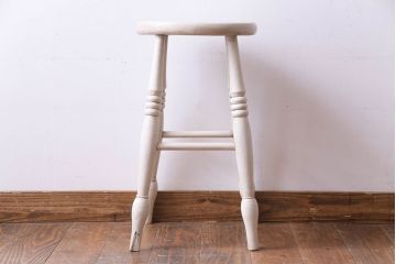 アンティーク雑貨　イギリスアンティーク　ナチュラルテイストにぴったりなペイントスツール(花台)(1)