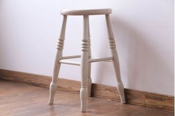 アンティーク雑貨　イギリスアンティーク　ナチュラルテイストにぴったりなペイントスツール(花台)(1)