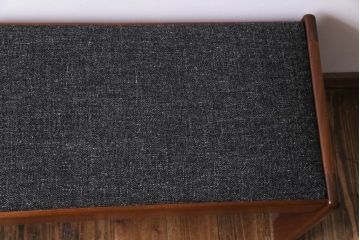 ヴィンテージ家具　北欧ビンテージ　チーク材　メンズライクにもぴったりなベンチ(長イス)