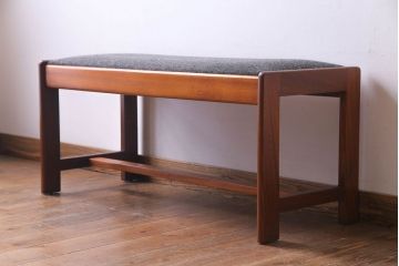 ヴィンテージ家具　北欧ビンテージ　チーク材　メンズライクにもぴったりなベンチ(長イス)