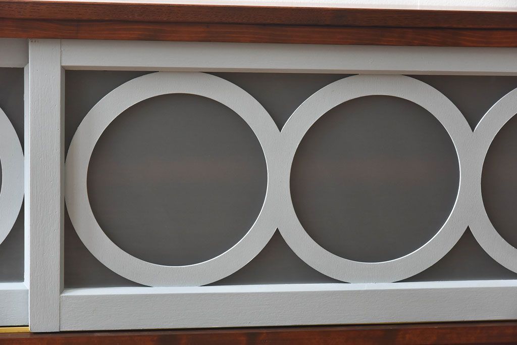 ラフジュ工房オリジナル　ペイント　丸いデザインでレトロな雰囲気漂うリメイクローボード(収納棚、リビングボード)