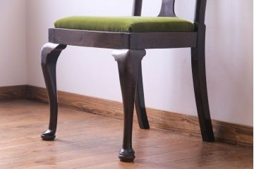 アンティーク家具　イギリスアンティーク　ウォールナット材　上品で優雅なフォルムが魅力的なチェア(椅子、ダイニングチェア、ワークチェア)