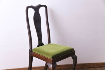 アンティーク家具　イギリスアンティーク　ウォールナット材　上品で優雅なフォルムが魅力的なチェア(椅子、ダイニングチェア、ワークチェア)(1)