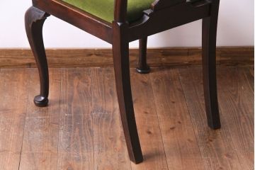 アンティーク家具　イギリスアンティーク　ウォールナット材　上品で優雅なフォルムが魅力的なチェア(椅子、ダイニングチェア、ワークチェア)(1)