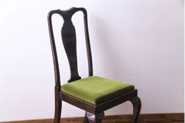 アンティーク家具　イギリスアンティーク　ウォールナット材　上品で優雅なフォルムが魅力的なチェア(椅子、ダイニングチェア、ワークチェア)(2)