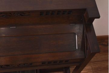 アンティーク雑貨　ジャンク品　YAMAHA(ヤマハ、日本楽器)　ナラ材製　ノスタルジックな佇まいのオルガン