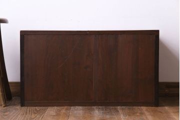 アンティーク家具　和製アンティーク　三方ケヤキ材　品の良い和の空間を演出する小振りなガラス戸棚(収納棚、ローボード)