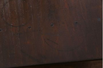 アンティーク家具　和製アンティーク　天板一枚板　前板に黒柿材を使用したいぶし銀の趣きあふれる文机(ローテーブル)