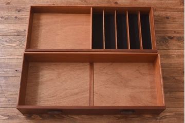 G-PLAN(ジープラン)　Brasilia(ブラジリア)　北欧家具　チーク材　美しいフォルムのサイドボード(サイドキャビネット)(1)