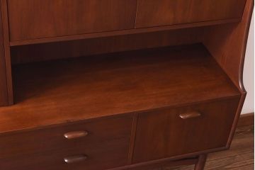 G-PLAN(ジープラン)　Brasilia(ブラジリア)　北欧家具　チーク材　美しいフォルムのサイドボード(サイドキャビネット)(1)