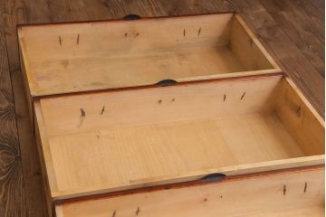 アンティーク家具　リメイク品　シンプルな丸金具が魅力の鉄脚付き時代箪笥ローボード(ローチェスト、リビングボード)