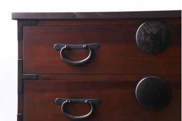 アンティーク家具　リメイク品　シンプルな丸金具が魅力の鉄脚付き時代箪笥ローボード(ローチェスト、リビングボード)